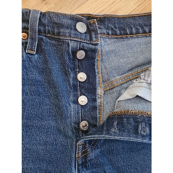 Vintage Levi's 501 Button Fly Cutoff Denim Shorts 26 & 29 - Picture 5 of 13